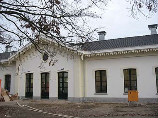 stationsgebouw te Houten (2)